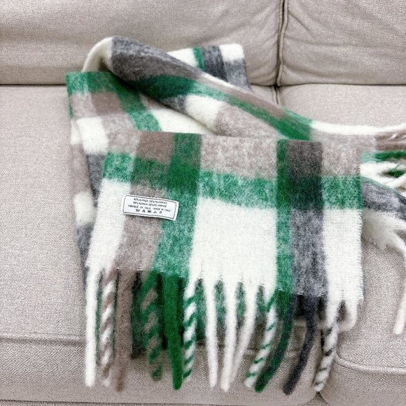 90% NEW AMI SCARF - Picture 3 of 9